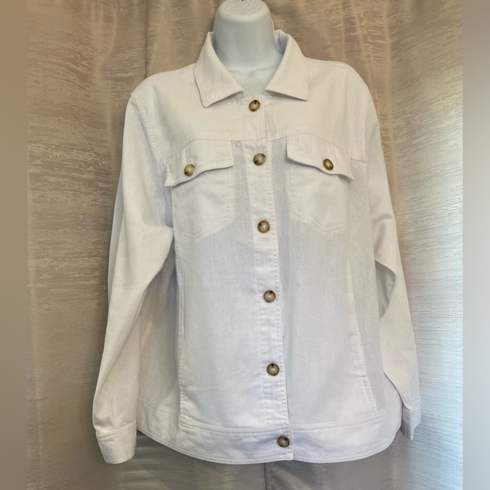 Tahari Women's White Long Sleeve Button-Front Jean Jacket 1X